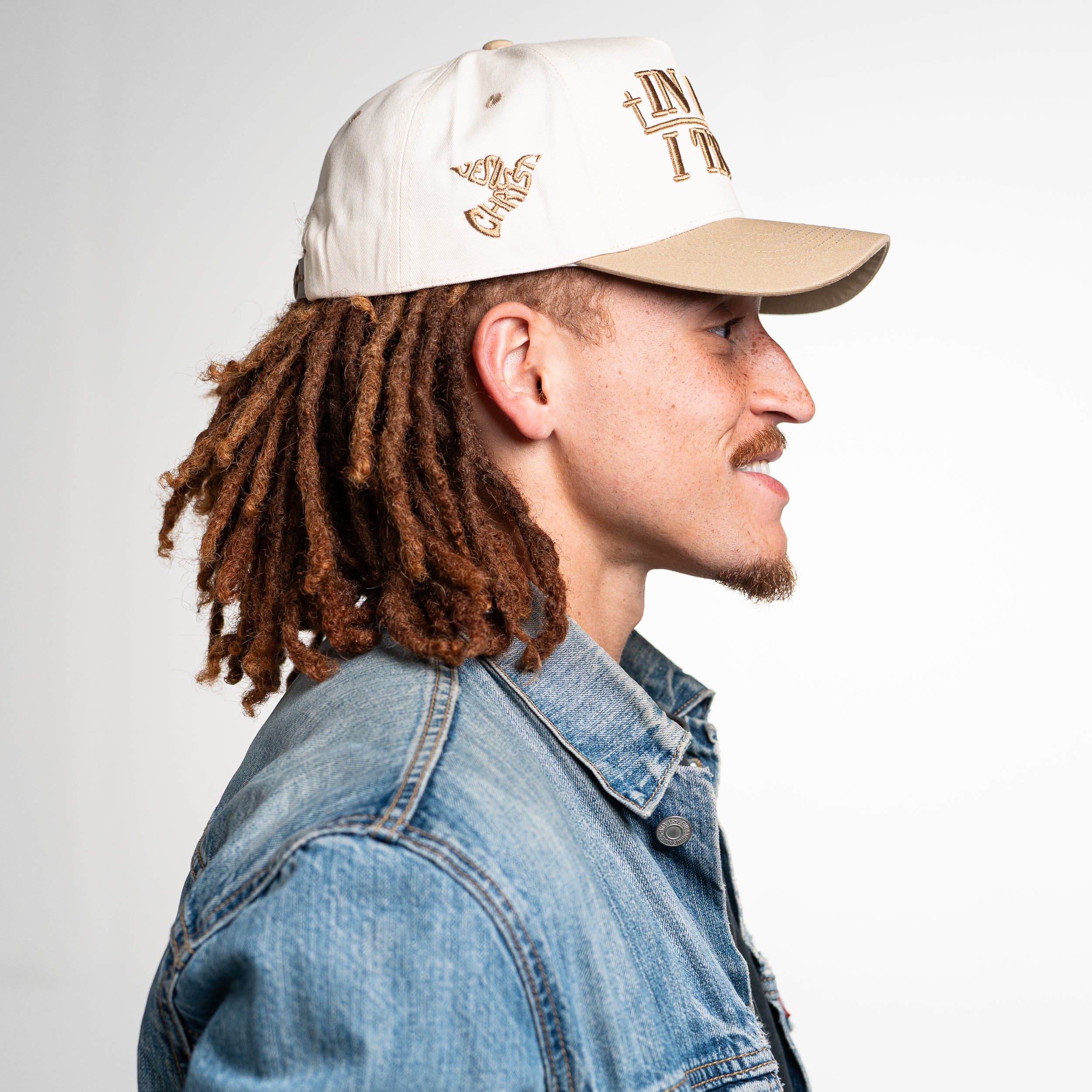 IN GOD I TRUST SNAPBACK - CREME/TAN